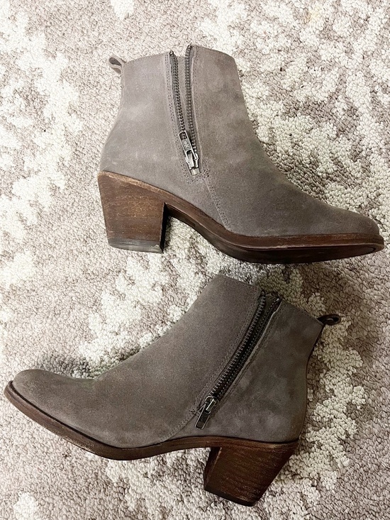 Frye Alton Chelsea Grey Suede Bootie Boot, Women’s size 7, stacked heel - Picture 7 of 10